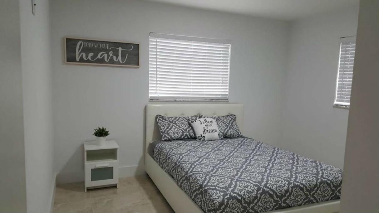 N61 Apartment Hollywood Luaran gambar