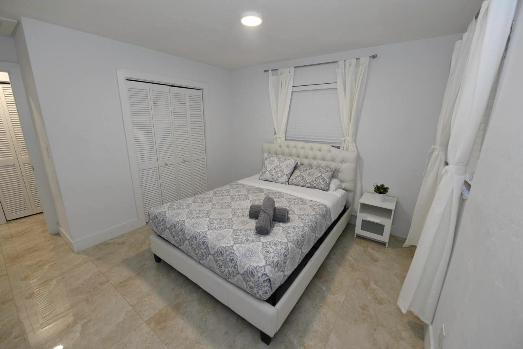 N61 Apartment Hollywood Luaran gambar