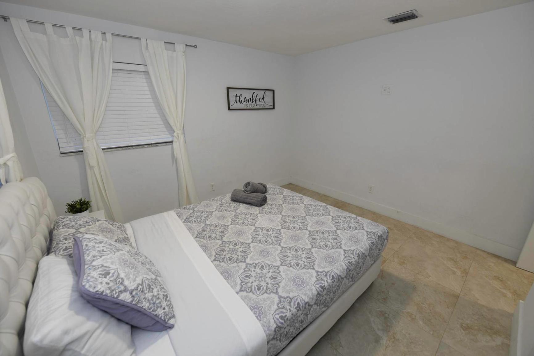 N61 Apartment Hollywood Luaran gambar