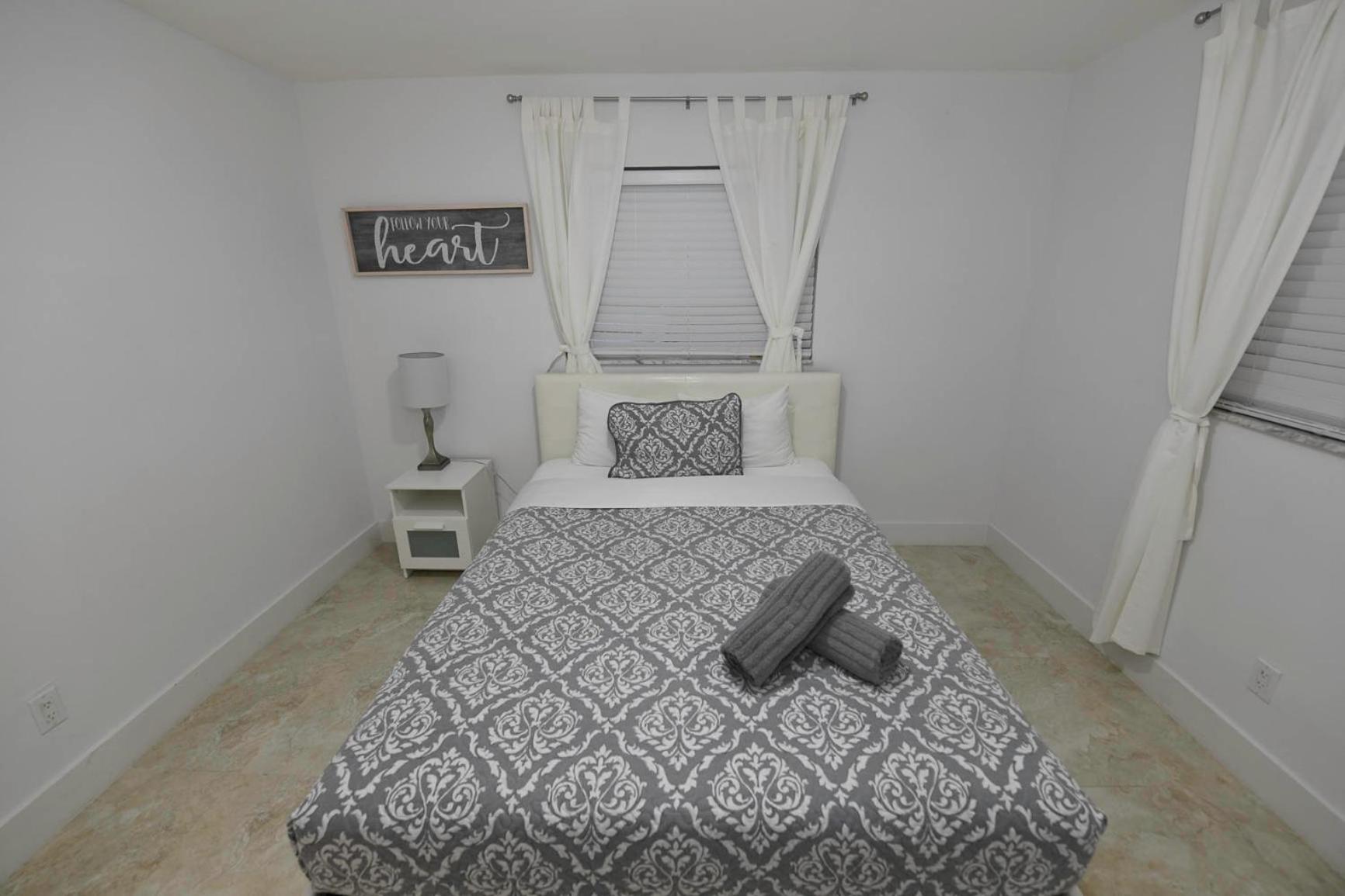 N61 Apartment Hollywood Luaran gambar